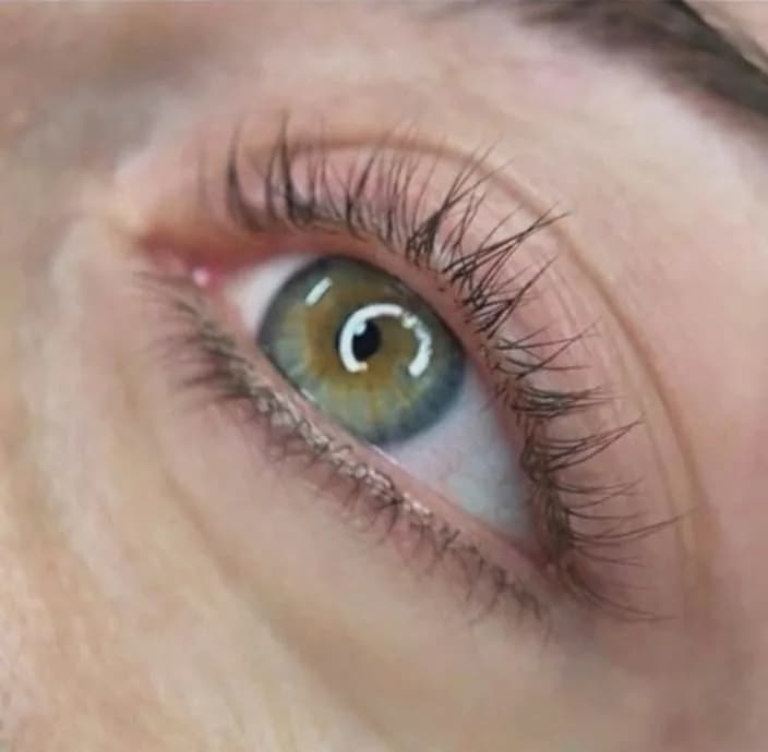 Valentina Bonacci - eyeliner infracigliare occhi prima e dopo dermopigmentazione - Prima