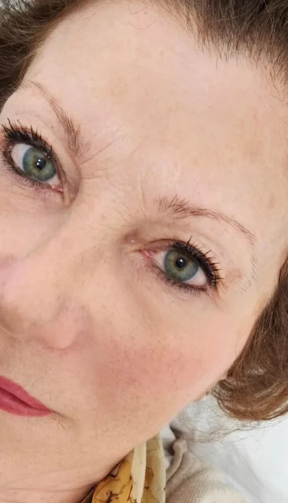Valentina Bonacci - microblading sopracciglia prima e dopo dermopigmentazione - Prima